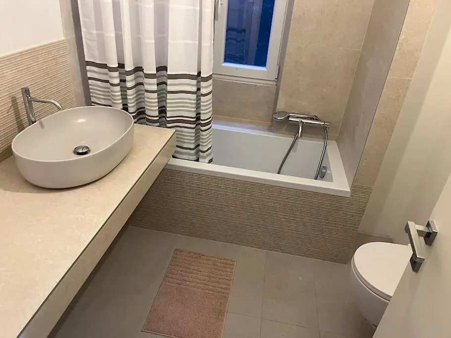 Skyline Three Rooms Apartment Milan